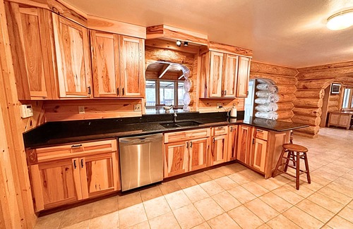 Fifield Cabin | Sweeney Lake Lodge, Northwoods Seclusion