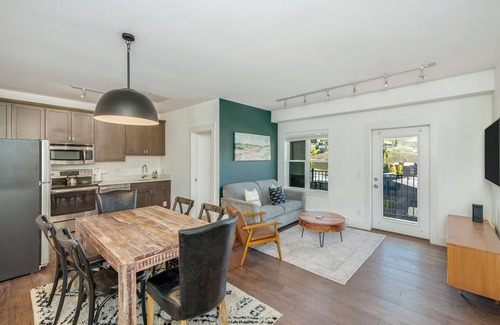 Crested Butte Condo | Sweeping Mountain Views, Walk to Lifts, Pet Friendly, Close to Town!
