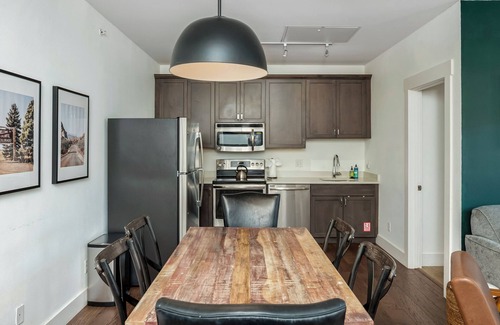 Crested Butte Condo | Sweeping Mountain Views, Walk to Lifts, Pet Friendly, Close to Town!