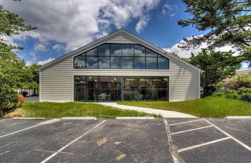 Chalet Village Condo | Sweeping Views Of GSMNP/Indoor Pool & Hot Tub