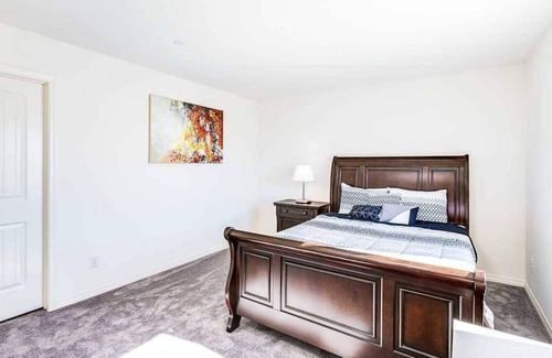 Jurupa Valley House | Sweeping Views on June Mountain Wy