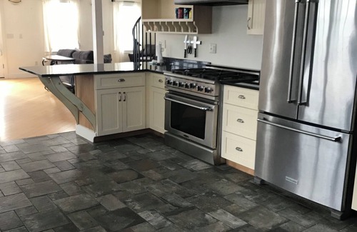 Hillsdale Apartment | Sweet 2-bedroom apartment on horse farm in Hillsdale with WiFi and AC