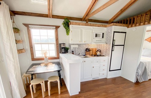 Lenoir City Boat Rental | Sweet Abi Mae - Cruising houseboat in Knoxville TN