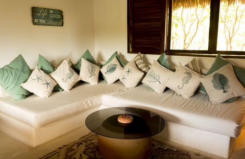 Santa Maria Colotepec Cottage | Sweet, Affordable 1 Bedroom Cottage with pool - great for a couple or single!