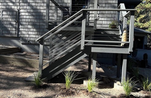 Bend Apartment | sweet apartment in trees pet friendly