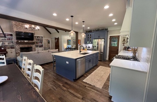 Waverly House | Sweet Bay Creek - Game-Day Ready for AU Sports!