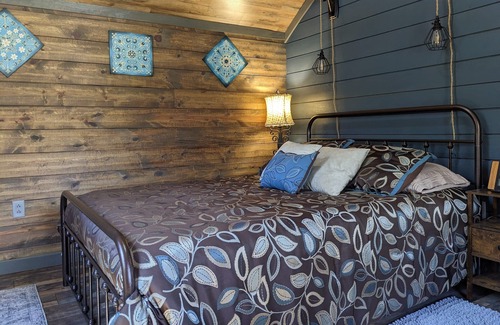 Goreville Cabin | Sweet cabin in the woods