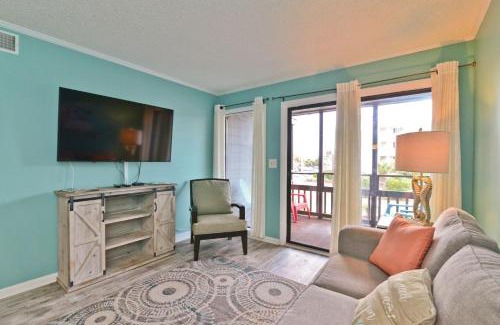 Ocean Drive House | Sweet Caroline Remodeled with Partial Ocean View and Oceanfront Pool