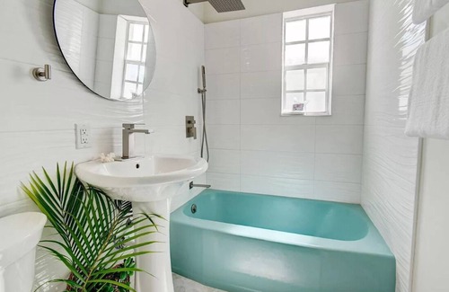 Southwest House | Sweet Citrus Abode in West Palm Beach!