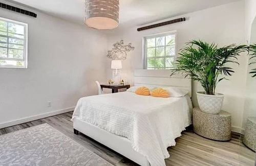 Southwest House | Sweet Citrus Abode in West Palm Beach!