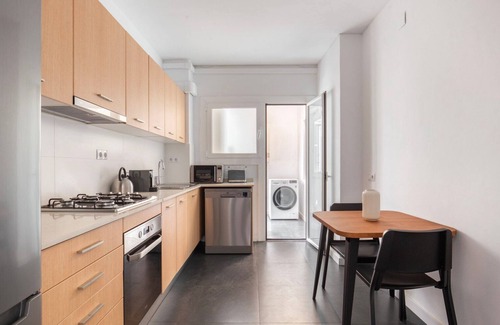 El Putget i Farro Apartment | Sweet El Putxet i el Farró 3BR w/Doorman, Pool & Garden, by Blueground