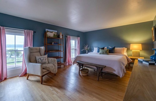 Himrod Other | Sweet Farm Guest House w/Lake Views & Vineyard