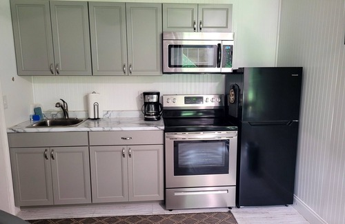 Madison House | Sweet Gum at Dugan Hollow Retreats ~nPrivate, charming 1-bedroom Guest House