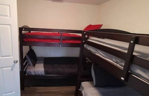 Daphne House | Sweet Home Alabama. Sleeps 14 guests
