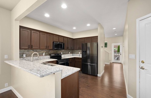 East Olympia House | Sweet Home Away from Home!