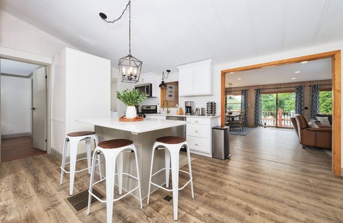 Gobles House | Sweet Lake House! Updated 5BR Lake Home, Close to Lake Michigan, Beaches, Skiing