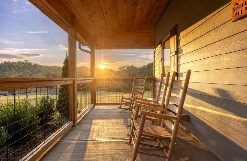 Cosby House | Sweet Mountain Memories Relax affordably cozy cabin with hot tub, game room, and mountain views!