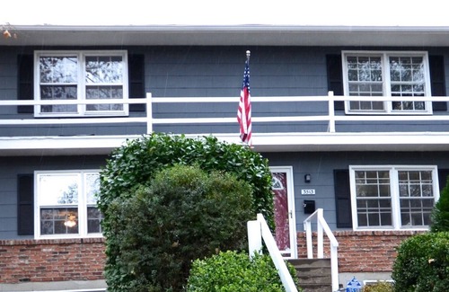 Midtown - Westport House | SWEET! near Downtown PWR & LIGHT Westport KUMC