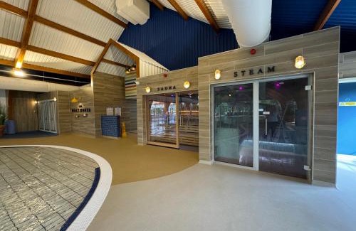 South Cerney House | Sweet Pea Pet Friendly Lodge