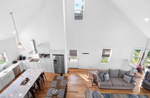 Houston House | Sweet Retreat: 5 BR, 4 BA in Houston, Sleeps 15