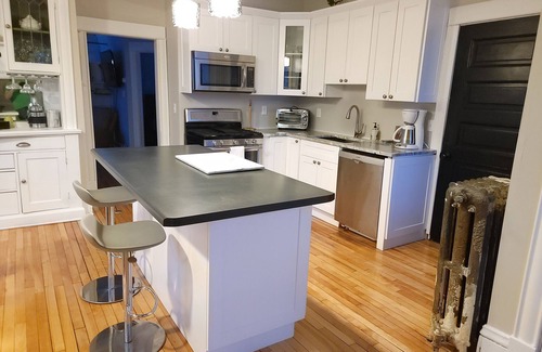 Lowry Hill East House | Sweet Retreat with a fantastic location