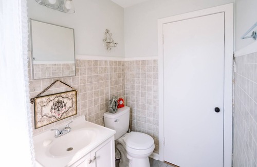 Columbia House | Sweet Southern Cottage~Walk to Charming Columbia