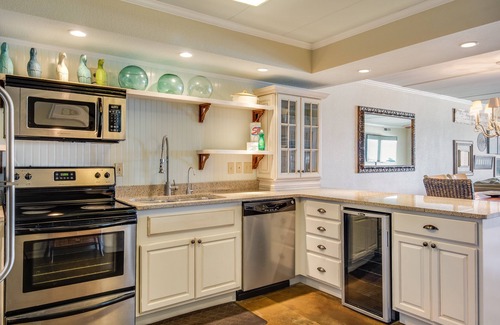 South Nags Head Condo | Sweet Southern Pearl: Contemporary PierView Oceanfront Condo with Stunning Views