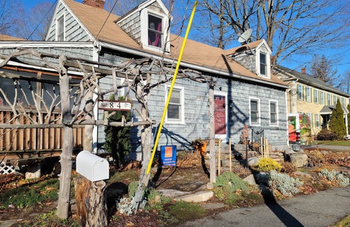 Georgetown Apartment | Sweet Studio 20 min to Atlantic Ocean & 45 min to Boston!