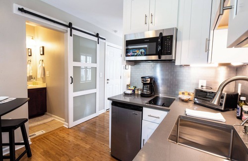 Downtown House | Sweet Suite - Close to Downtown!