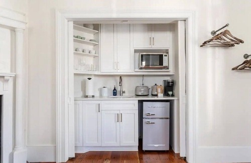 Cannonborough Elliotborough Apartment | Sweetgrass House | 1BR in Downtown Charleston!