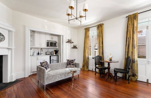 Cannonborough Elliotborough Apartment | Sweetgrass House | 1BR in Downtown Charleston!