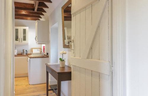 Biggar House | Sweetpea Cottage