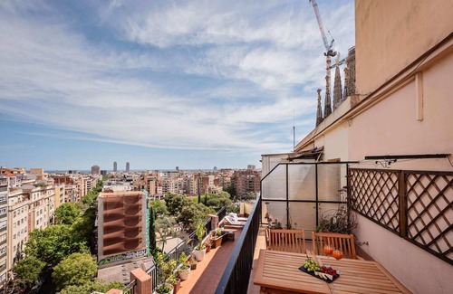 La Sagrada Familia Apartment | Sweett | Atic Eloi - Two Bedroom Apartment, Sleeps 5