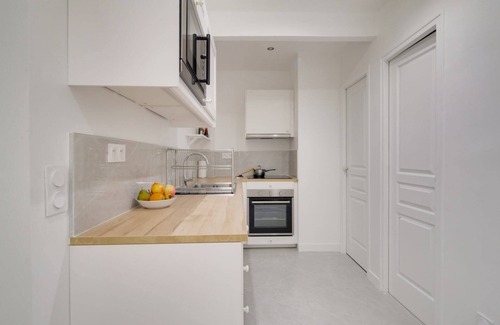 8th Arrondissement Apartment | Sweett | Boetie V - Studio Apartment, Sleeps 10