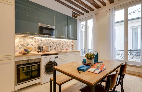 Bonne-Nouvelle Apartment | Sweett | Clery - Two Bedroom Apartment, Sleeps 4