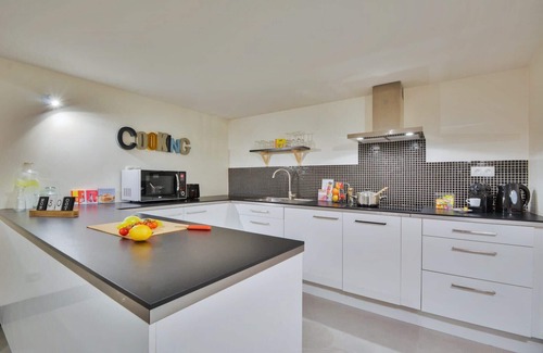 Montmartre Apartment | Sweett | Tardieu III