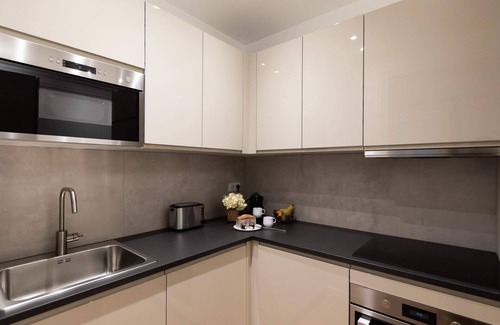 Faubourg-du-Roule Apartment | Sweett | Wagram Suite II