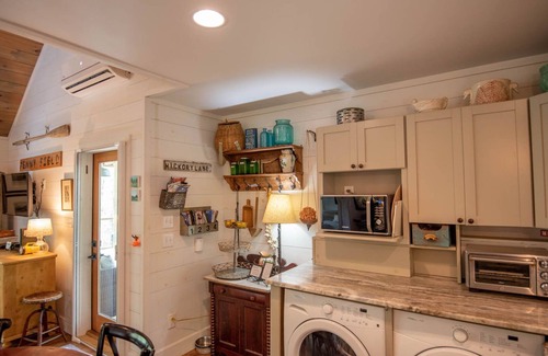 West Jefferson Cottage | Sweetwater Cottage - Private Cottage Tucked in the Woods - WJ & Boone - River Access