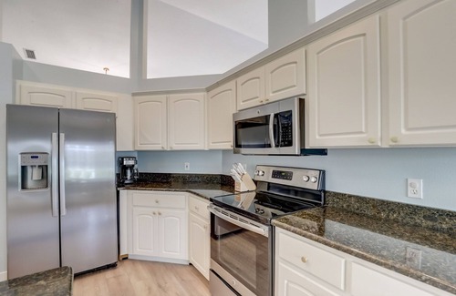 Broadmoor House | Swim All Winter: South-Facing Heated Pool & Luxe Family Escape!