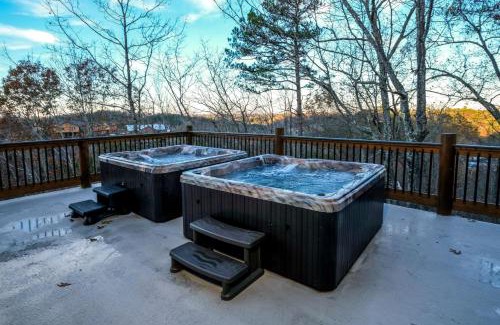Sevierville Villa | Swim and Gym Mansion