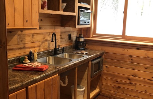 Hayward Cabin | Swim/Bike/Fish- Woodhenge Lodge on Lost Land Lake!