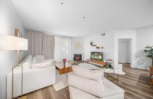 Marina del Rey Apartment | Swim Dine Relax in Marina Del REY