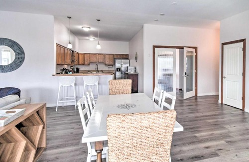 Ocean Shores Apartment | Swim, Hike and Fish Canalfront Gem in Ocean Shores