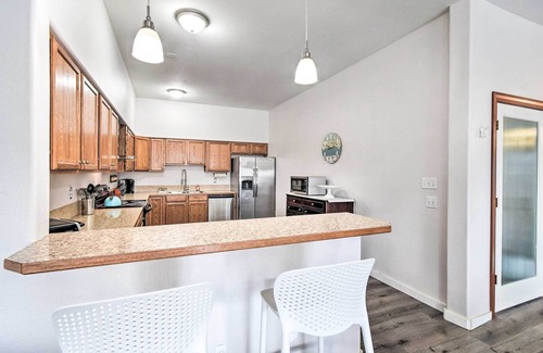 Ocean Shores Condo | Swim, Hike & Fish: Canalfront Gem in Ocean Shores
