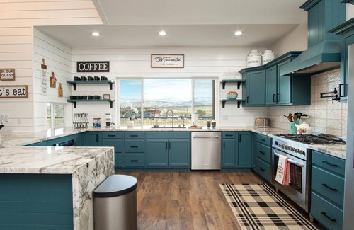 Cottonwood House | Swim & Stay at Old Town Overlook Across from Merkin Vineyards