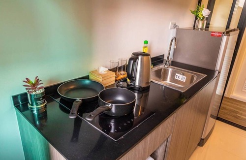 Mueang Samut Prakan District Apartment | swimming pool and gym , near BTS PuChao,bkbloft3 - Tambon Thepharak