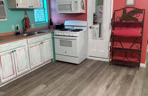 Rockport House | Swimming Pool. Hot Tub. Dog-Friendly, High-speed WiFi