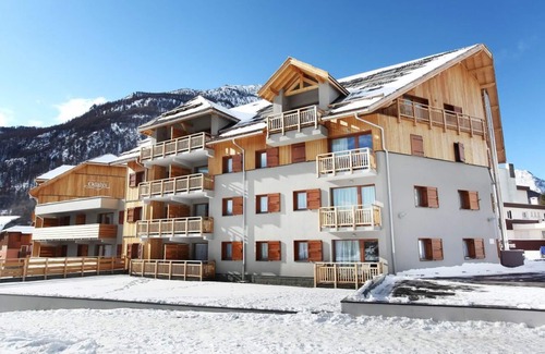 La Salle-les-Alpes Apartment | Swimming pool, parking, tv, ski locker, 39-49m², Serre Chevalier