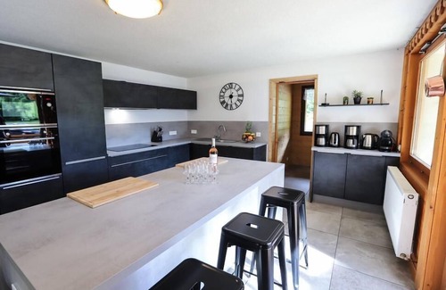 Chatel Apartment | Swimming pool, sauna, terrace, balcony, parking, 300m², Châtel