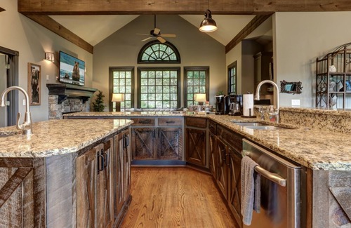 Big Canoe House | Swimming Pool, Steamy Hot Tub, Home Theater, Sunroom, Game Room & Community Extras - Red Fox Manor